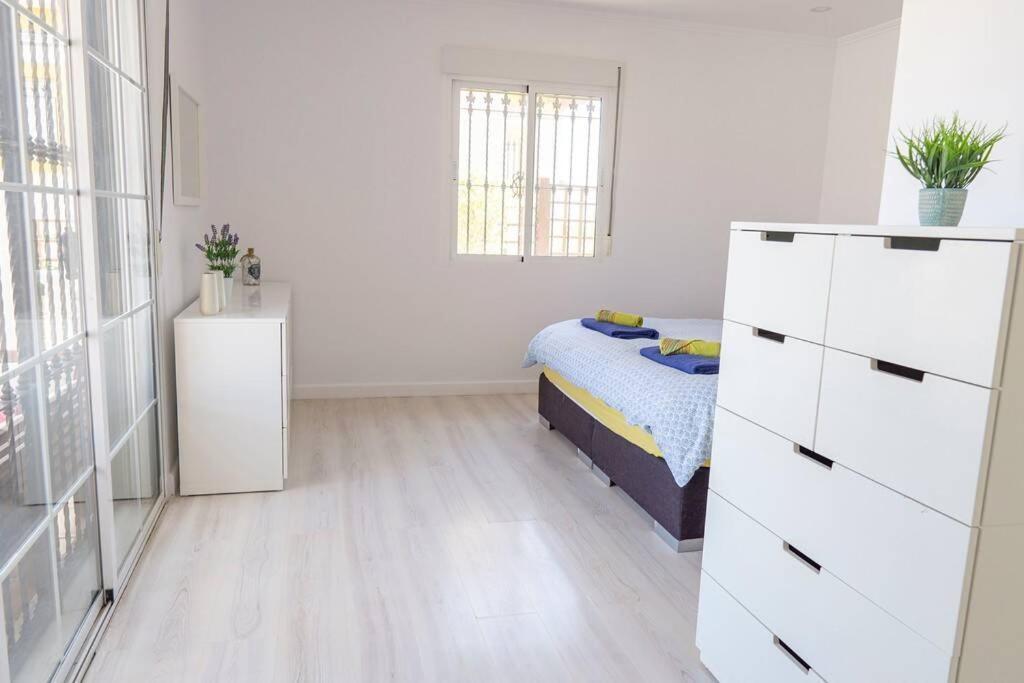 Casa Lilly-Rose, A Beautiful 3 Bedroom Detached Villa A Short Walk To The Villamartin Plaza & Golf Course מראה חיצוני תמונה