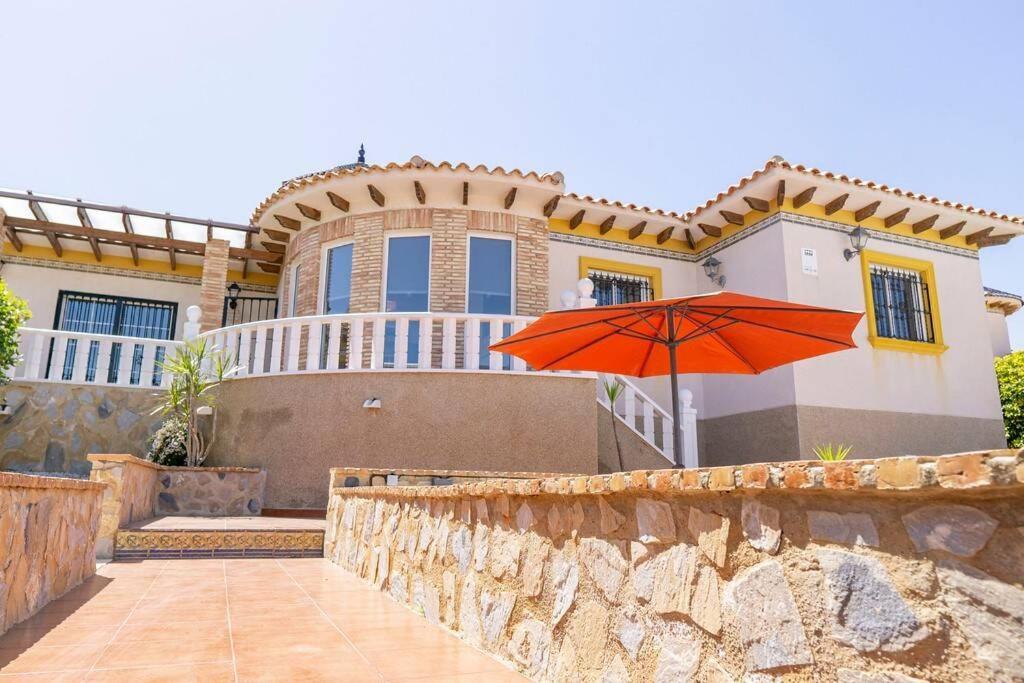 Casa Lilly-Rose, A Beautiful 3 Bedroom Detached Villa A Short Walk To The Villamartin Plaza & Golf Course מראה חיצוני תמונה
