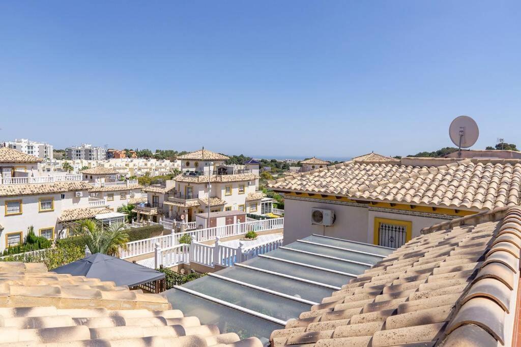 Casa Lilly-Rose, A Beautiful 3 Bedroom Detached Villa A Short Walk To The Villamartin Plaza & Golf Course מראה חיצוני תמונה