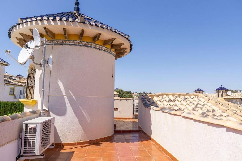 Casa Lilly-Rose, A Beautiful 3 Bedroom Detached Villa A Short Walk To The Villamartin Plaza & Golf Course מראה חיצוני תמונה