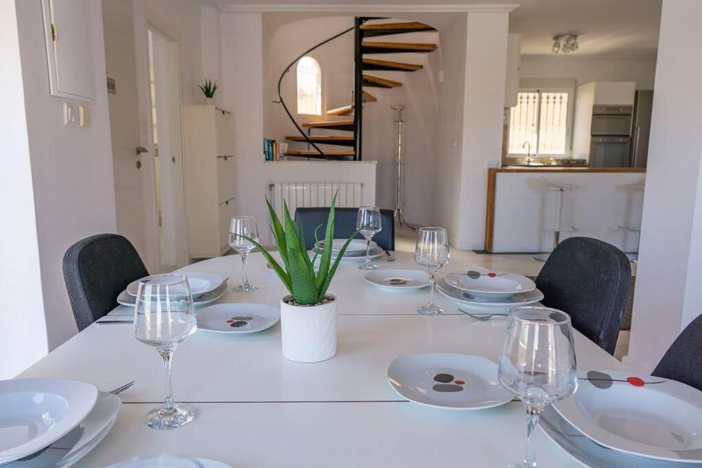Casa Lilly-Rose, A Beautiful 3 Bedroom Detached Villa A Short Walk To The Villamartin Plaza & Golf Course מראה חיצוני תמונה