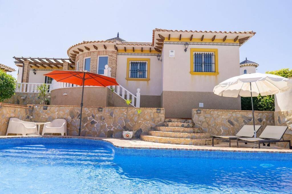 Casa Lilly-Rose, A Beautiful 3 Bedroom Detached Villa A Short Walk To The Villamartin Plaza & Golf Course מראה חיצוני תמונה